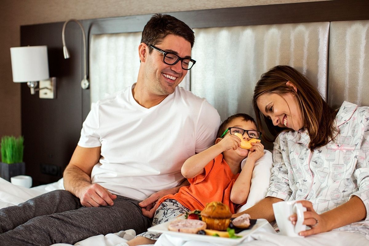 Kids Stay and Eat Free Holiday Inn Glasgow - East Kilbride